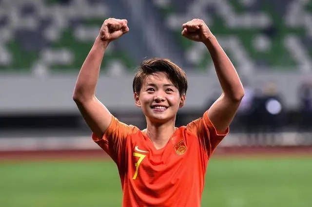 国产美女中出